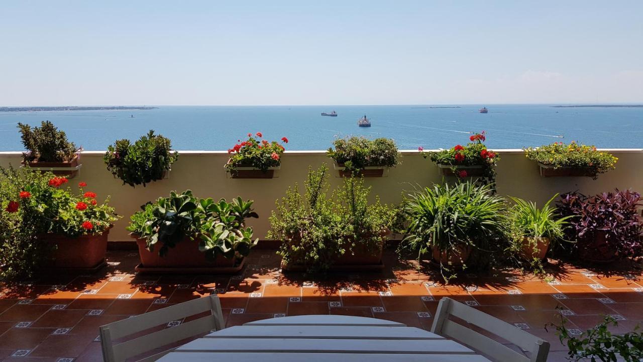 Amanda'S Panorama Apartment Таранто Екстериор снимка