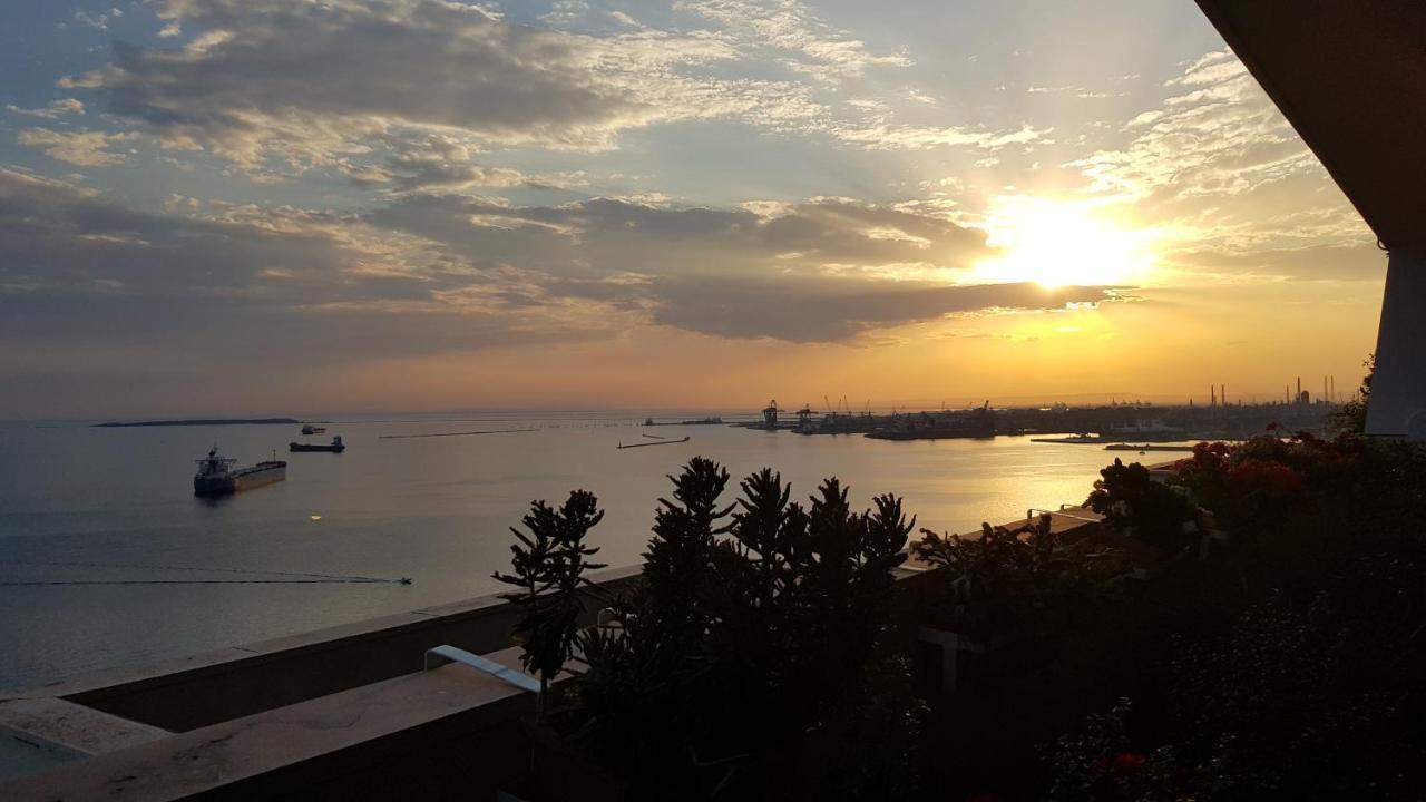 Amanda'S Panorama Apartment Таранто Екстериор снимка